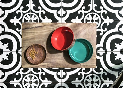 Product image of:TARHONG VOERBAK HOND OLIVE MELAMINE HOUTPRINT / TEAL ZEEGROEN